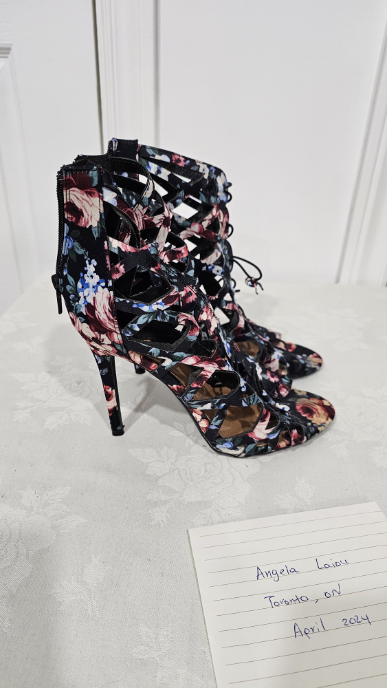Floral Heels, Size 9 thumbnail