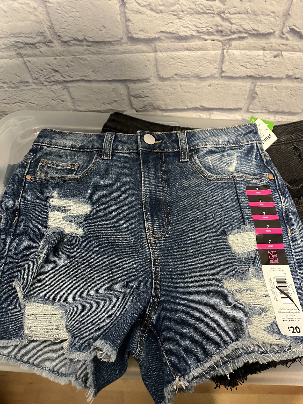 New Jean Shorts Size 7 Juniors image indicator(2)