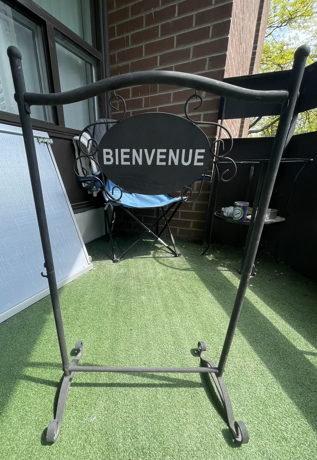 Metal Welcome Rack With Hanging Basket image indicator(3)