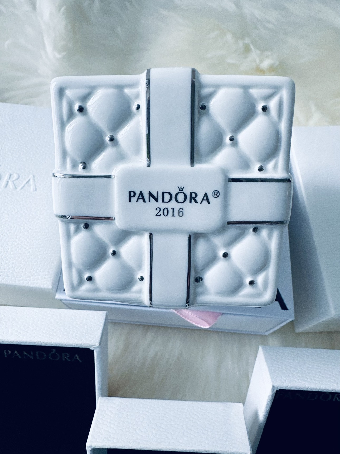 Lot of 14 authentic Pandora image indicator(7)