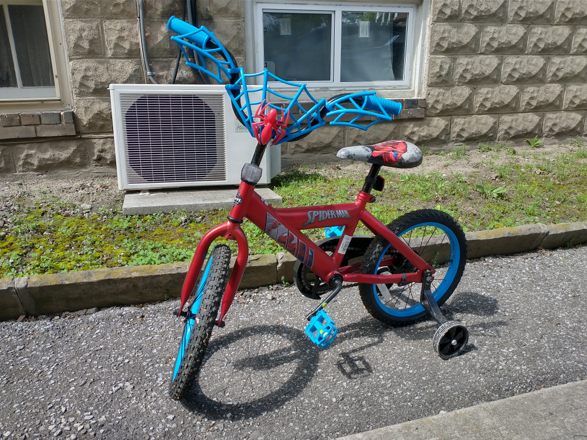 16" Spiderman bike with training wheels thumbnail