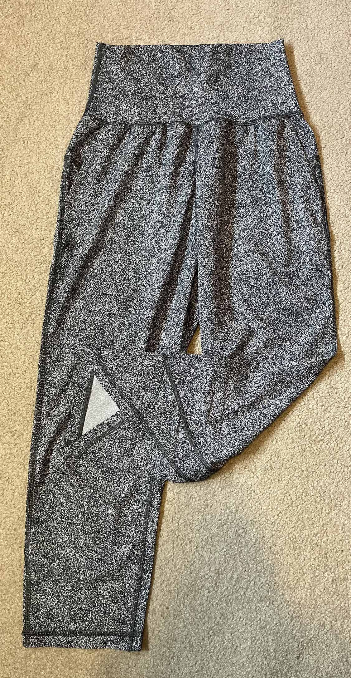 Lululemon Clothes Size 4 - photo 3