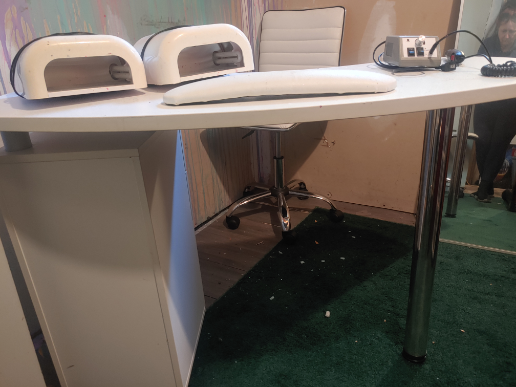 Acrylic Nail Station
