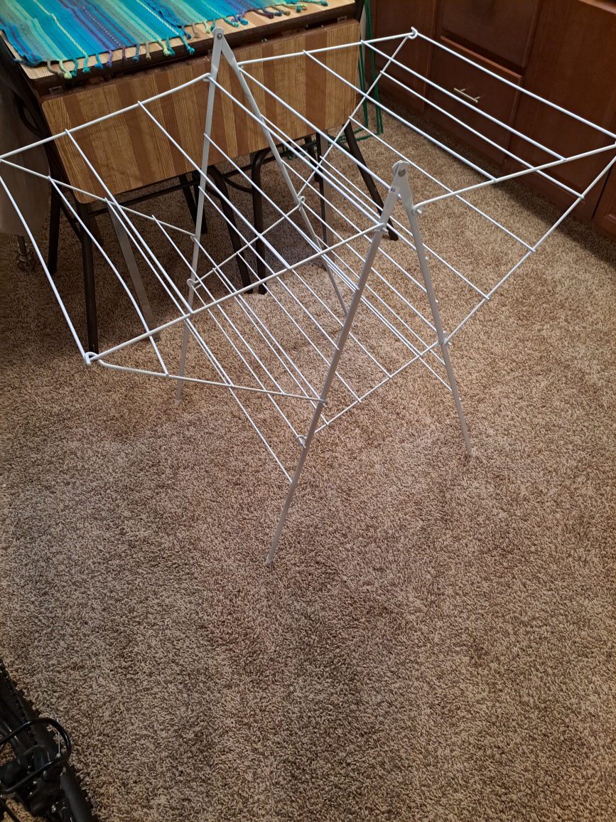 Metal Clothes Drying Rack thumbnail