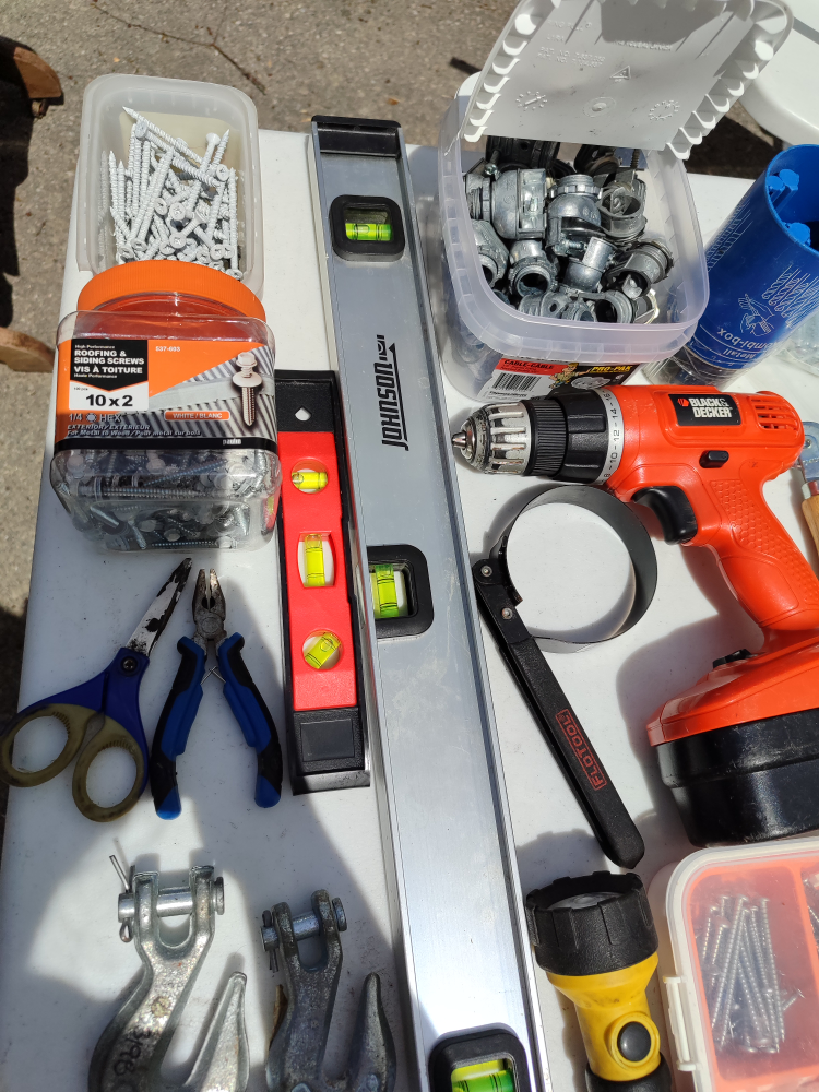 Lot tools, level, CORDLESS DRILL, screws, flashlight, hooks - photo 2
