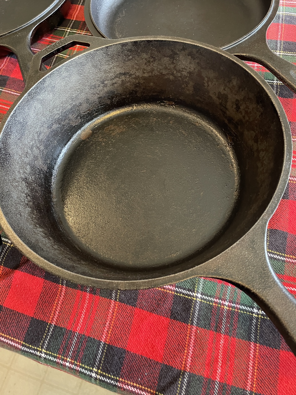 Lodge Cast Iron Cookware - photo 3