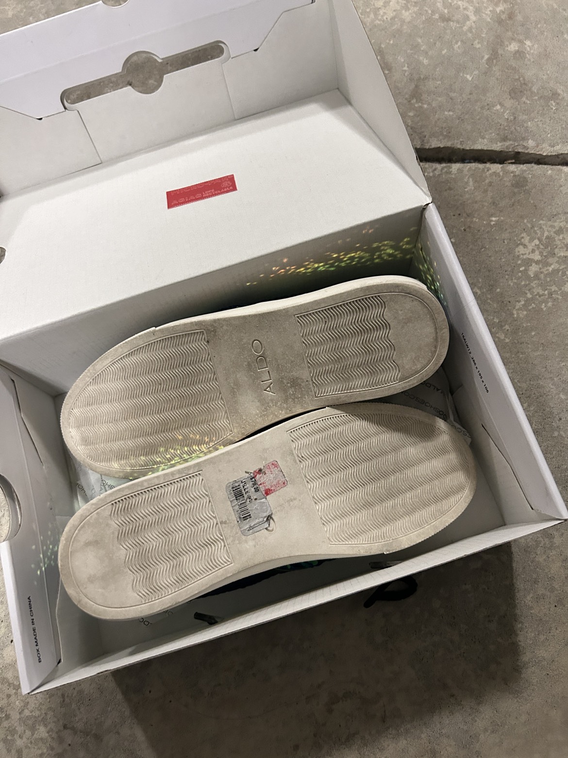 Mermaid sneakers size 7.5 image indicator(2)