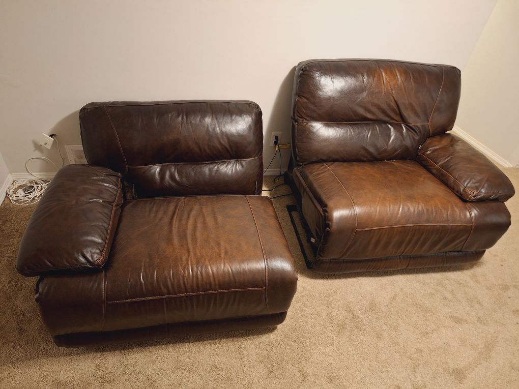 Genuine leather untrawide power recliner - photo 4