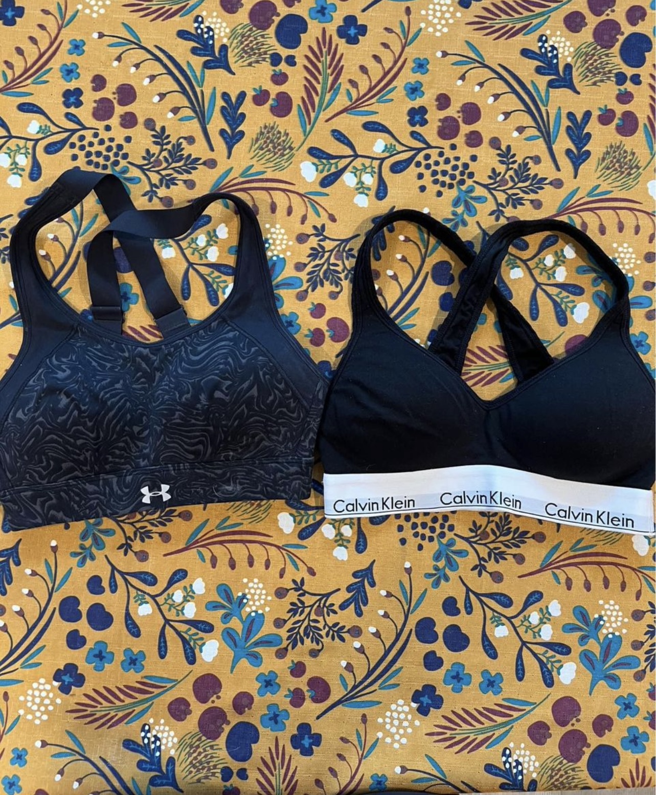 Women’s workout gear - Lot image indicator(4)