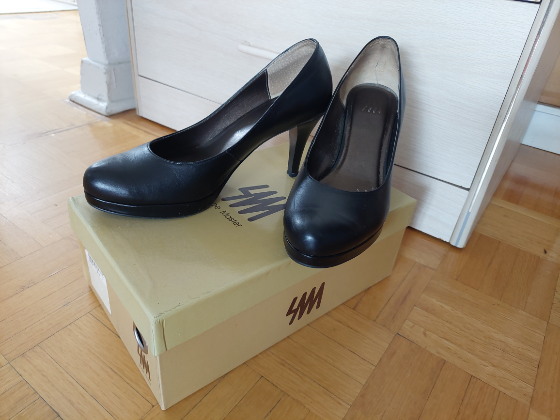 Size 7 black leather high heels shoes pumps