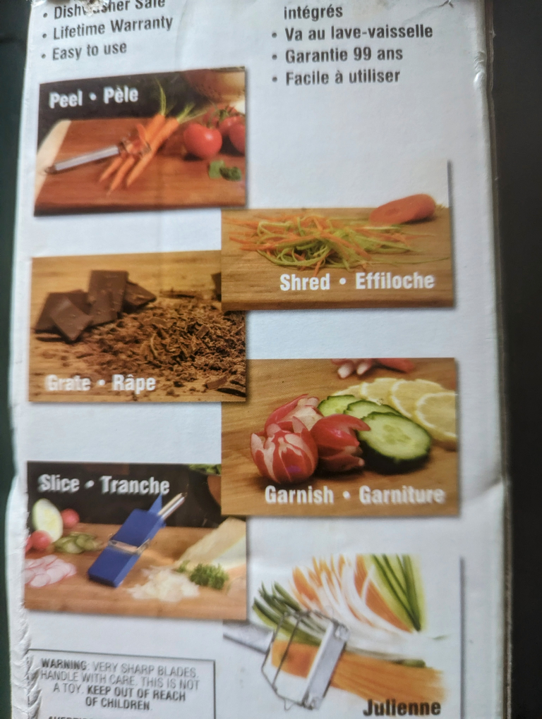 TItan 🇨🇭 two  razer sharp stainle peelers image indicator(4)