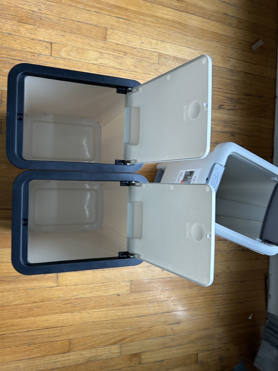 Dustbin new not used / each for $12 - photo 5