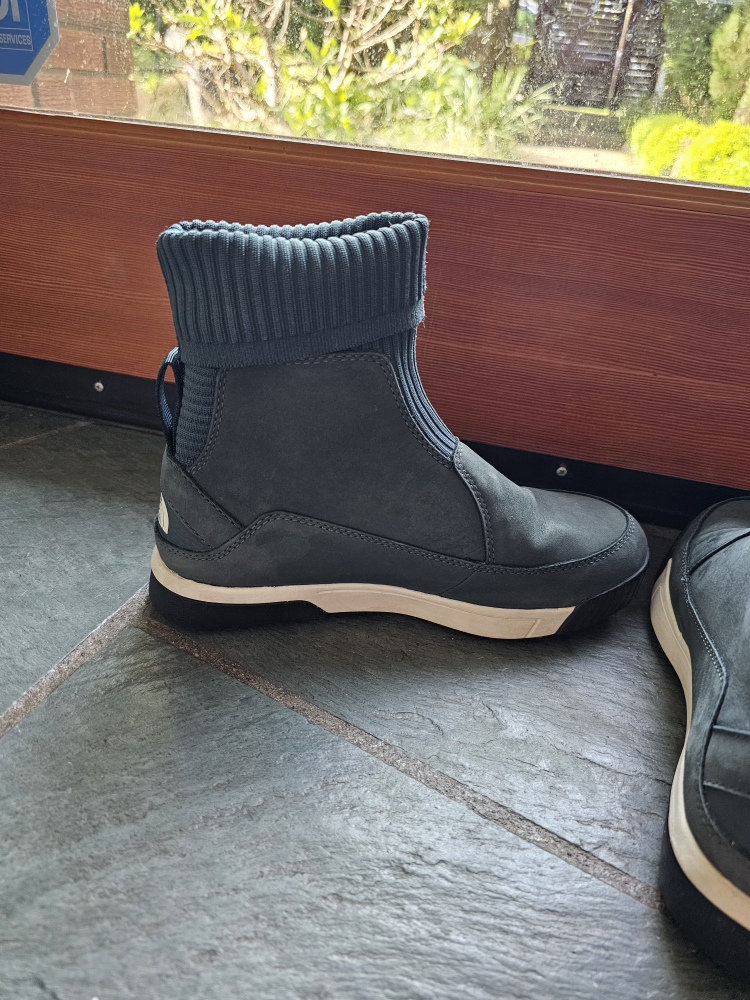 North face winter boots size 7 - photo 2