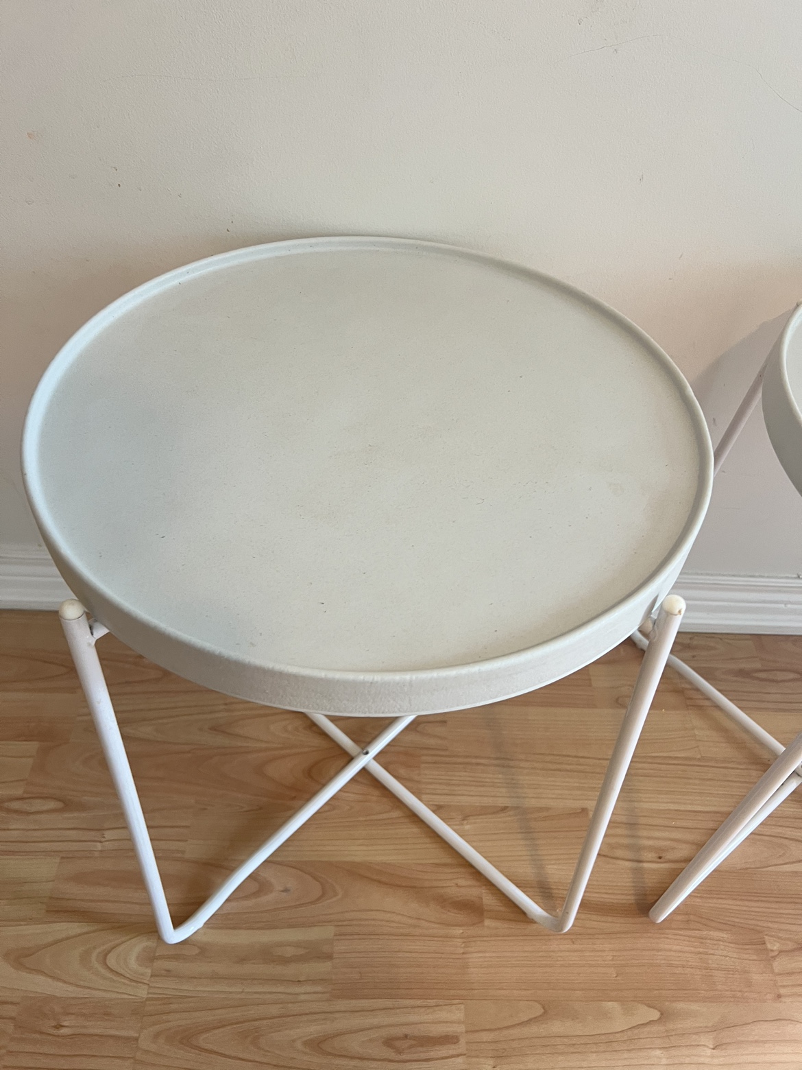 Detachable side tables pair - photo 4