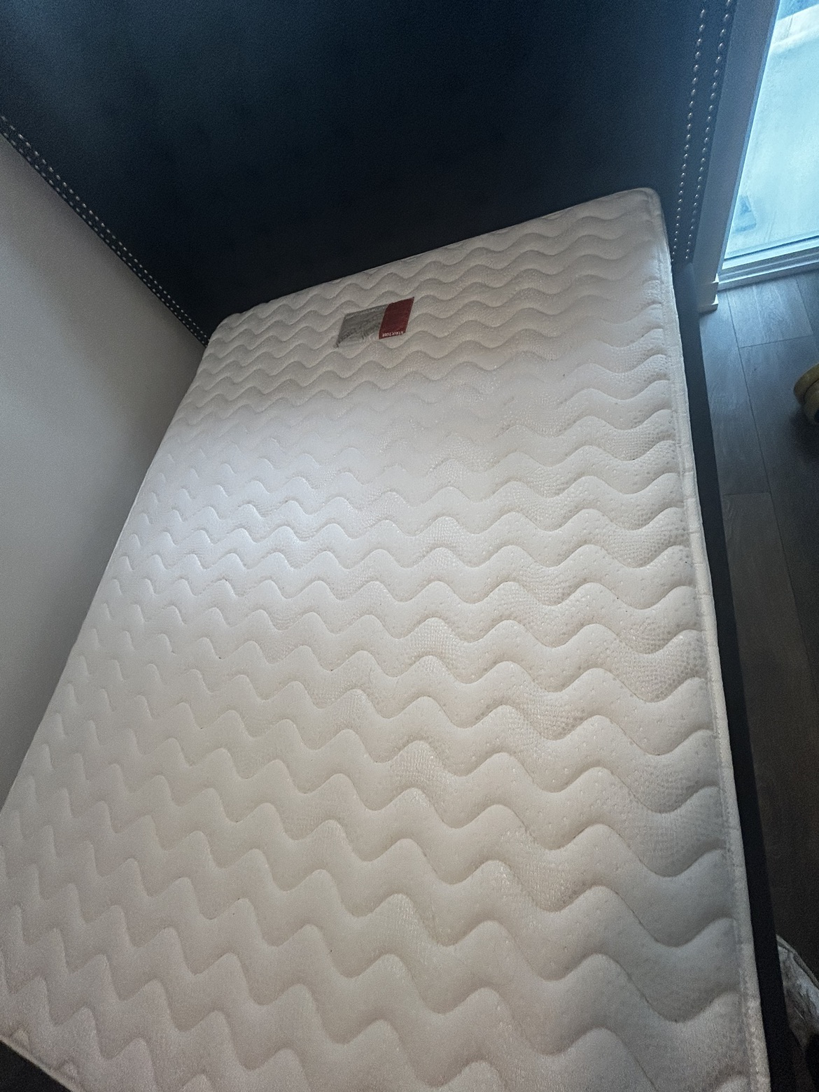 Bed frame & mattress from Structube pick up from location - photo 2