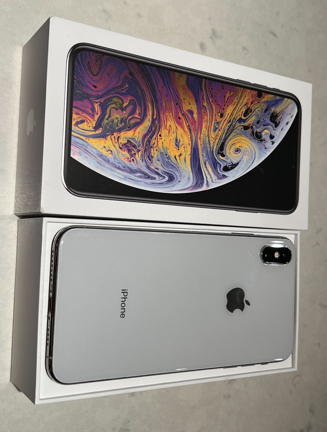 iPhone XS Max - photo 3