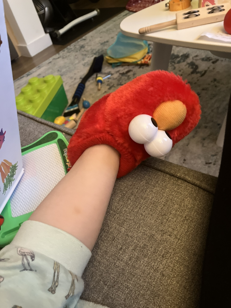 Elmo slippers (toddler) 🧡