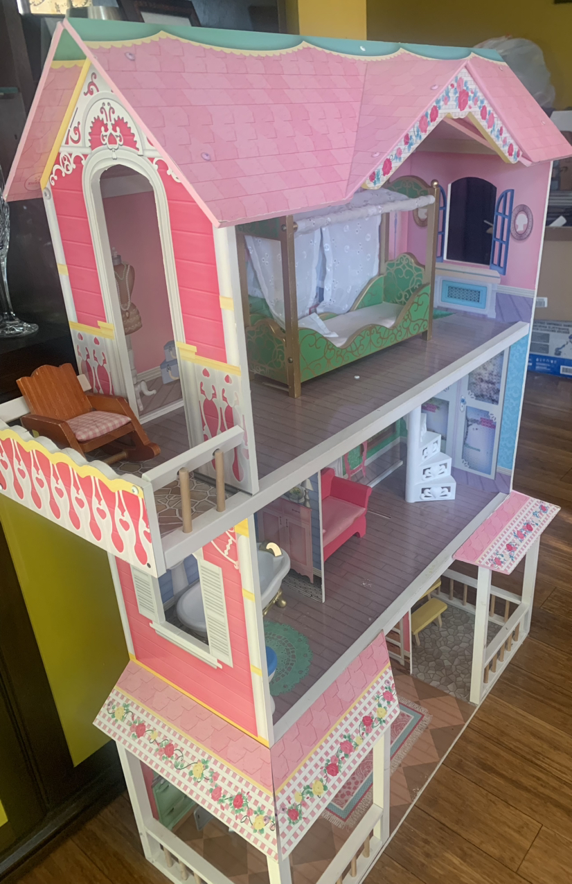 Beautiful dollhouse🥕