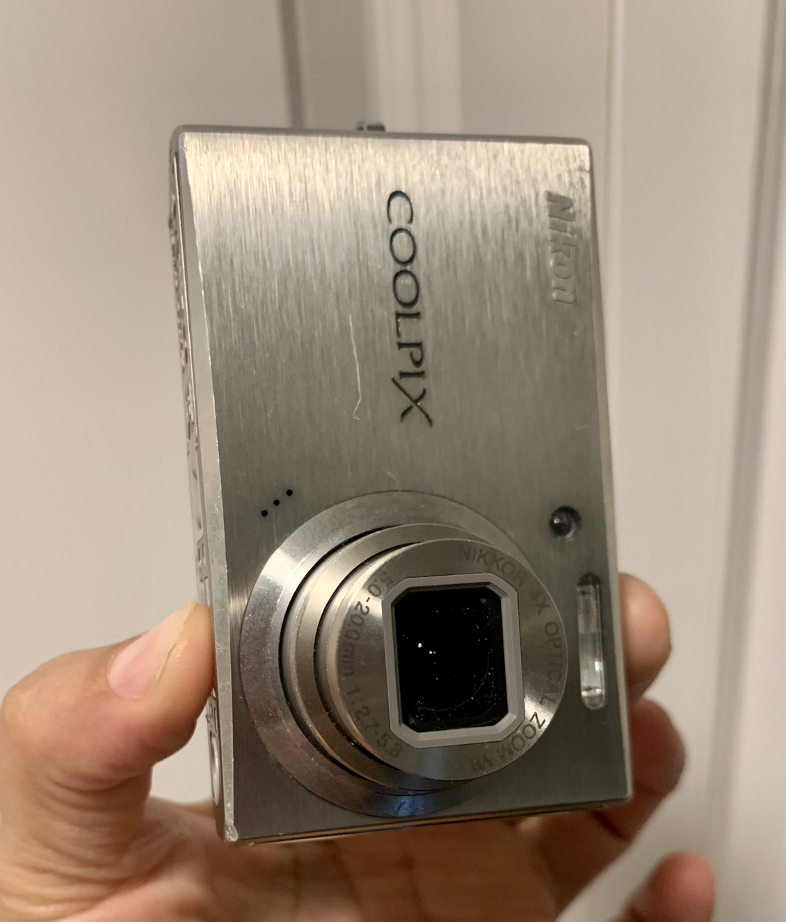 Nikon COOLPIX S610 10.0MP Digital Camera 4X Optical Zoom