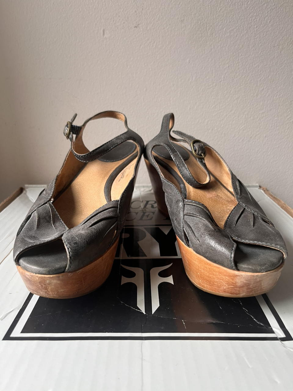 Frye wedges size 8