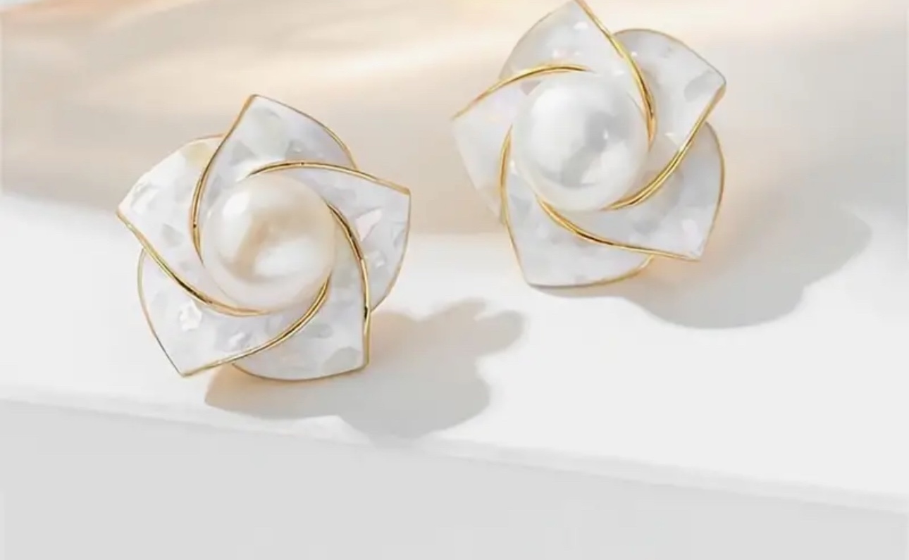 Camellia Fresh Water Pearl Earrings thumbnail