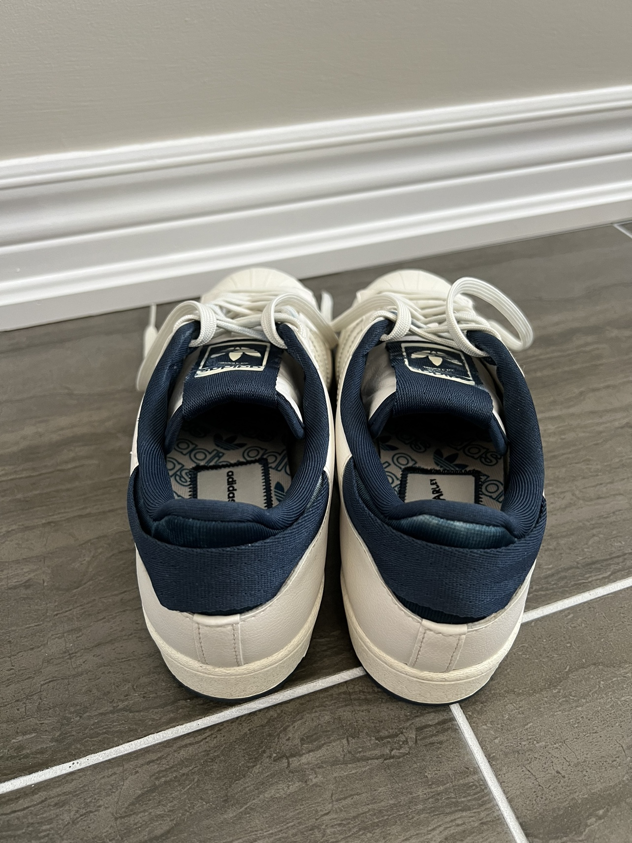 Adidas sneaker (women size 7) - photo 2