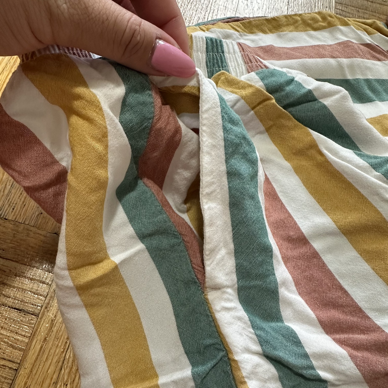 American eagle striped shorts image indicator(3)