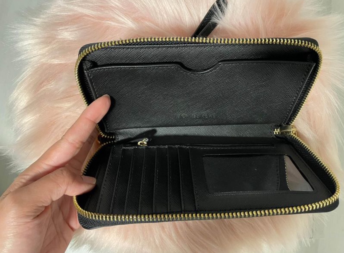 I Michael Kors wristlet for $50 - photo 3