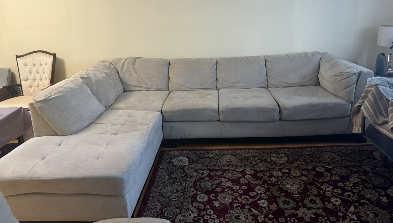 L shape sofa for sale 4 years old - photo 5