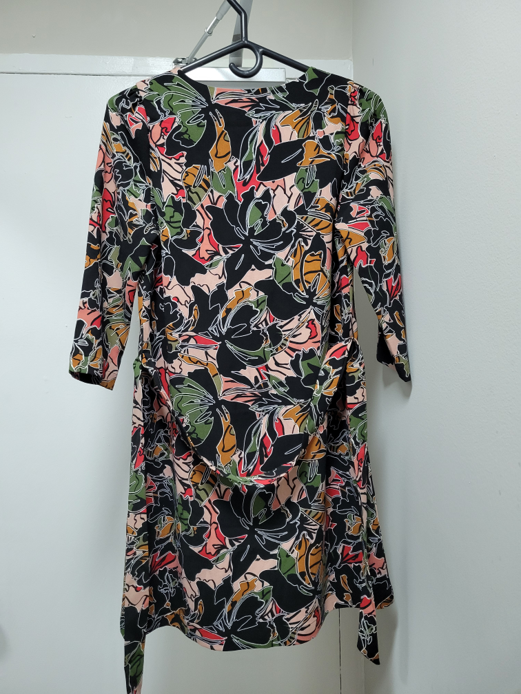 Women's dress. image indicator(2)