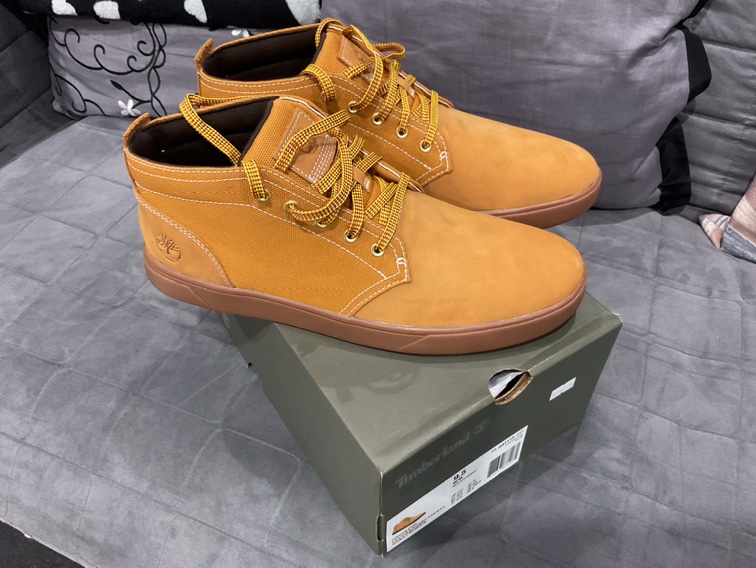 brand new Timberland mens shoes (9.5US) thumbnail