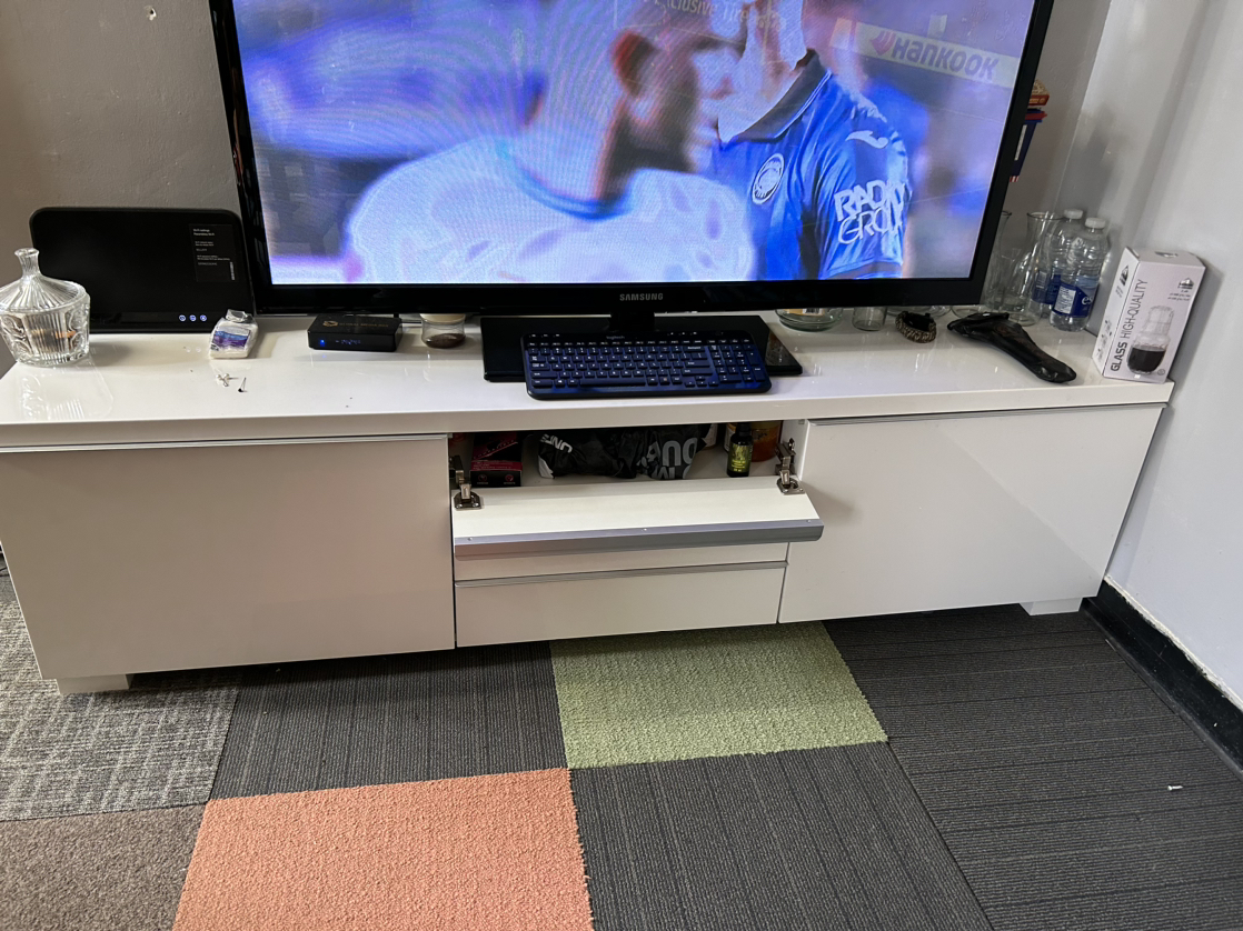 IKEA tv stand - photo 5