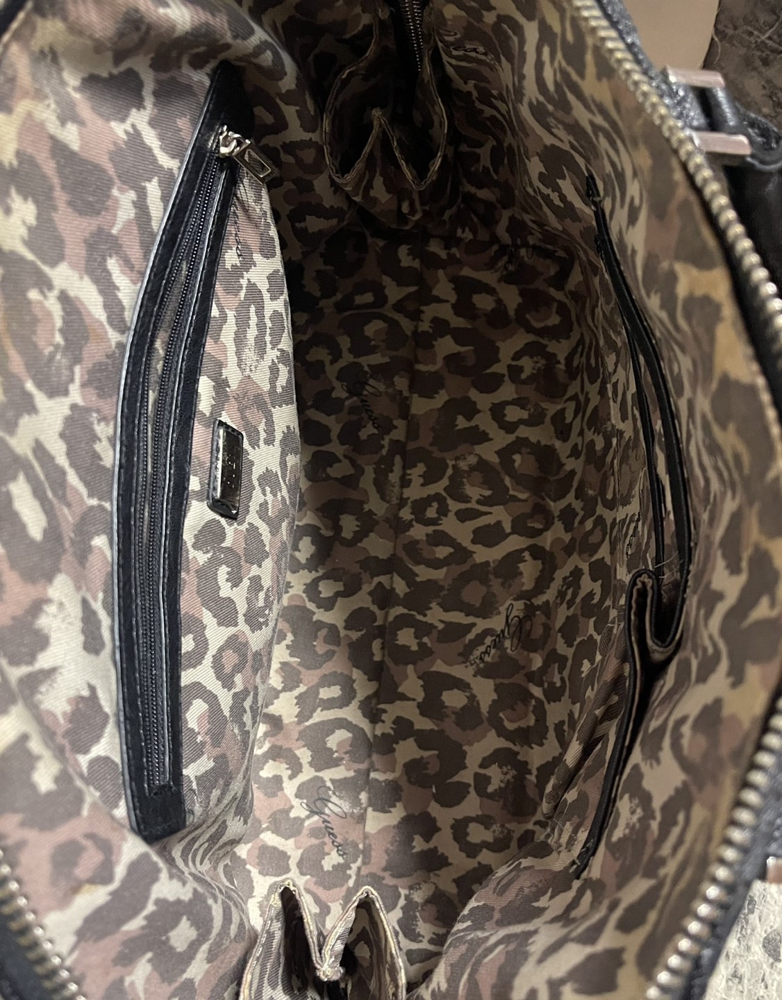 Guess Signature Black Tote image indicator(4)