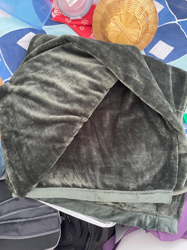 unused queen size comforter - photo 4