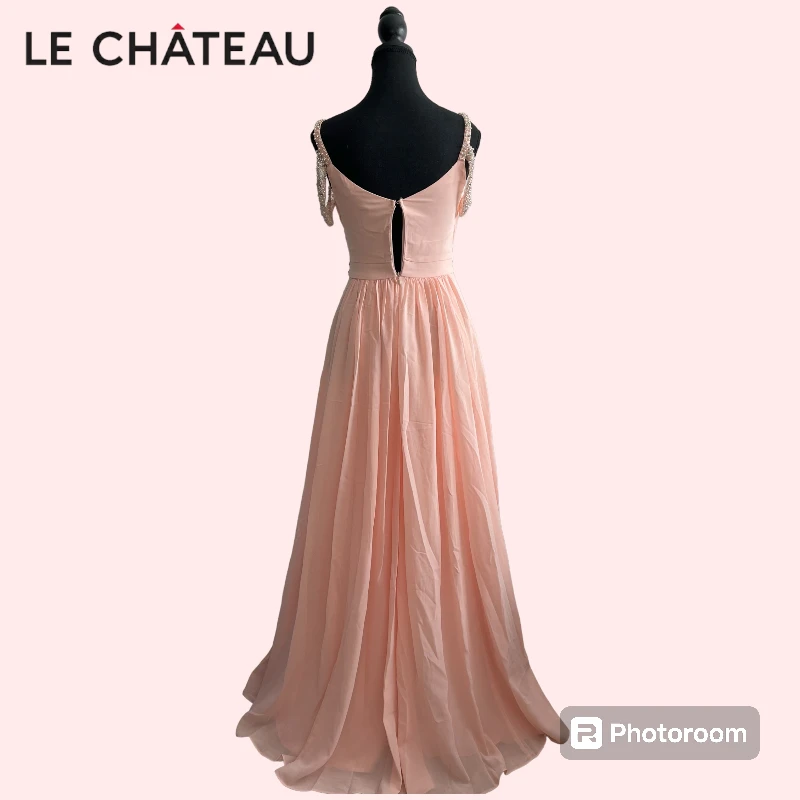 🌸 BRAND NEW 🌸 Le Château Dress 👗 image indicator(3)