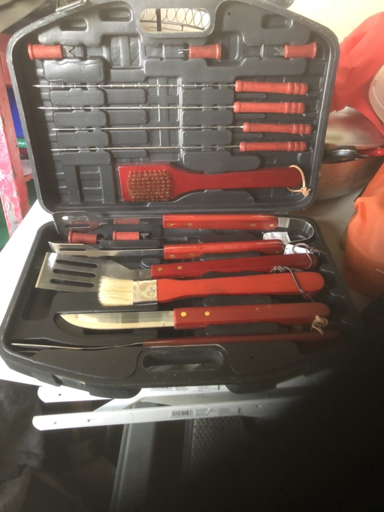 Barbecue utensils