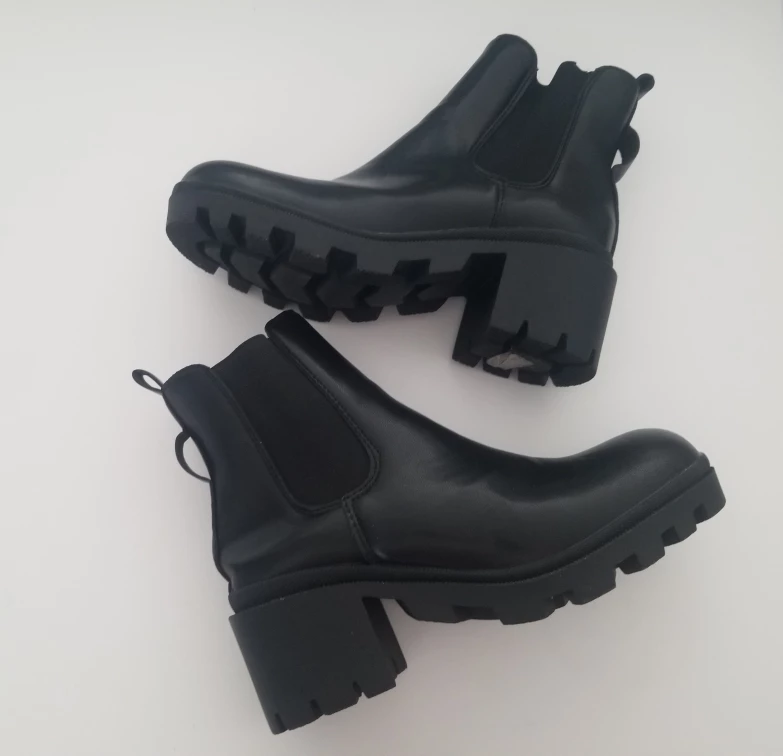 Chunky Chelsea Boots, Black - Womens shoe Size 37 thumbnail