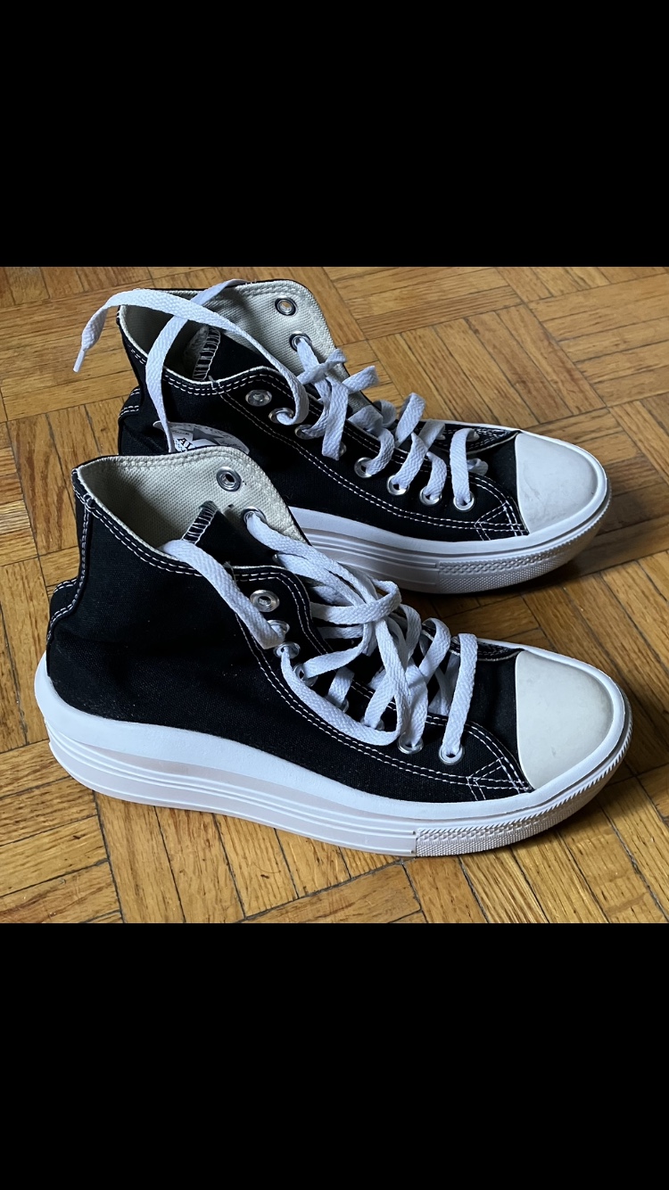 Women’s Converse Chuck Taylor All Star Platforms Size 7 👟🖤🤍