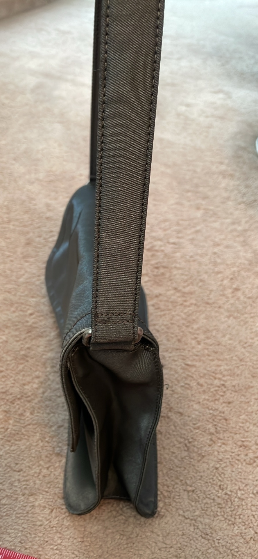 Gap silver shoulder handbag image indicator(2)