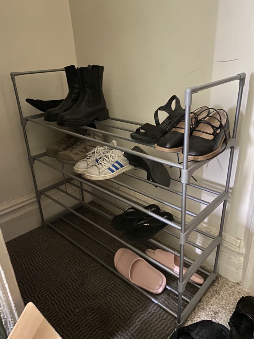 Shoe shelf