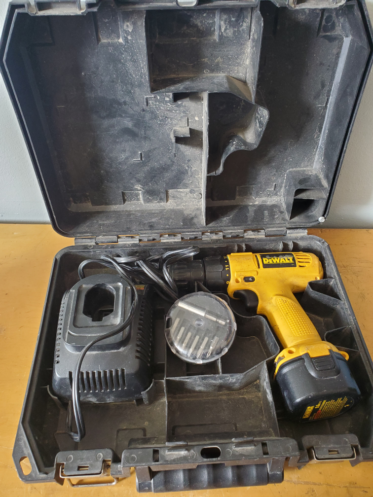 Dewalt DW926 3/8" (10mm) VSR Cordless Adjustable Power Drill image indicator(2)