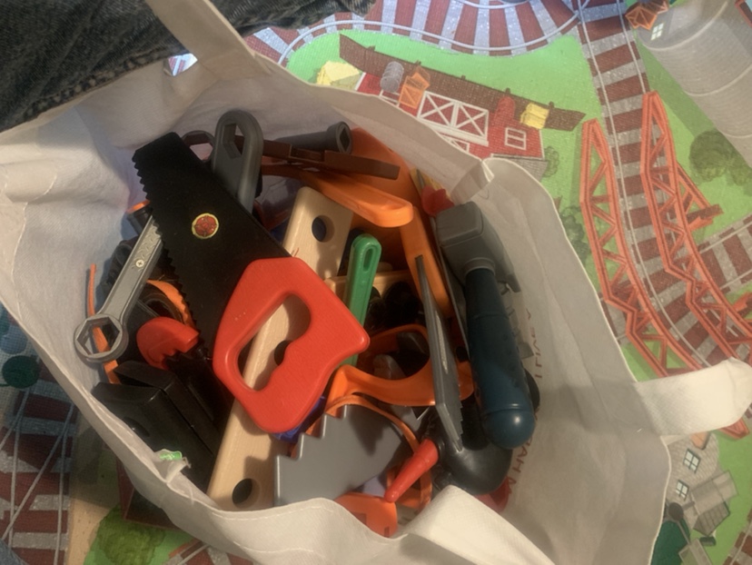 Kids workbench with lots of tools - photo 2