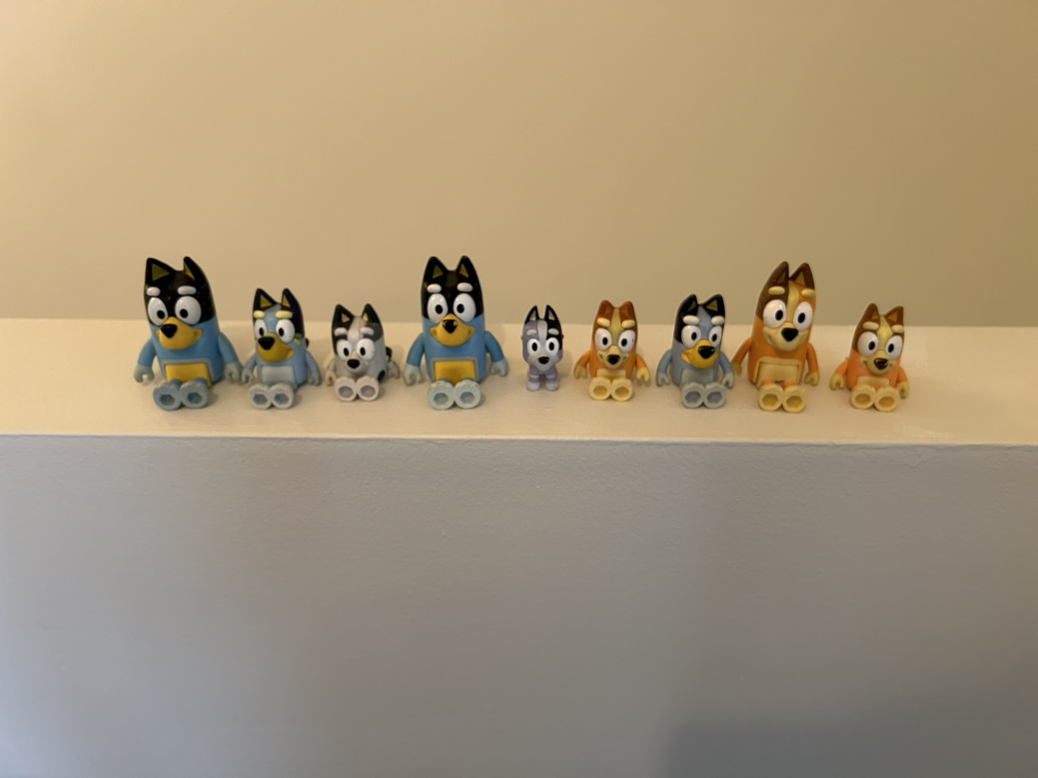Bluey lot toys - photo 3