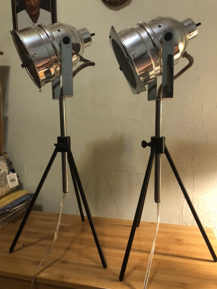 Pair of adjustable tripod table lamps - photo 4