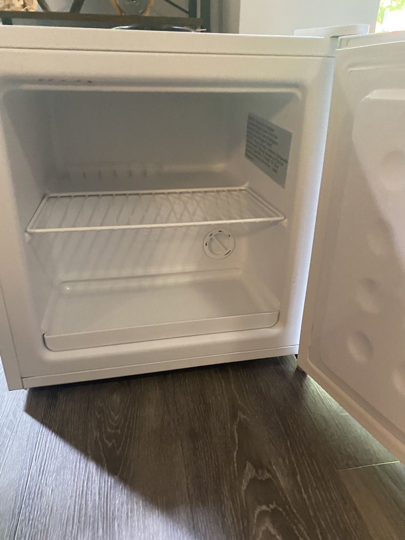 Mini freezer in excellent condition - photo 4