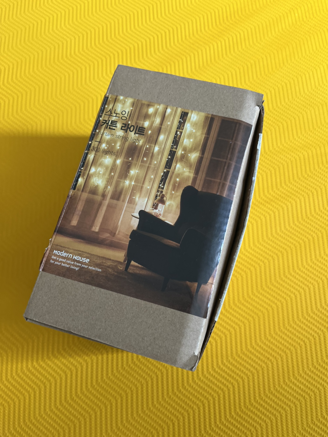 String curtain lights with remote thumbnail