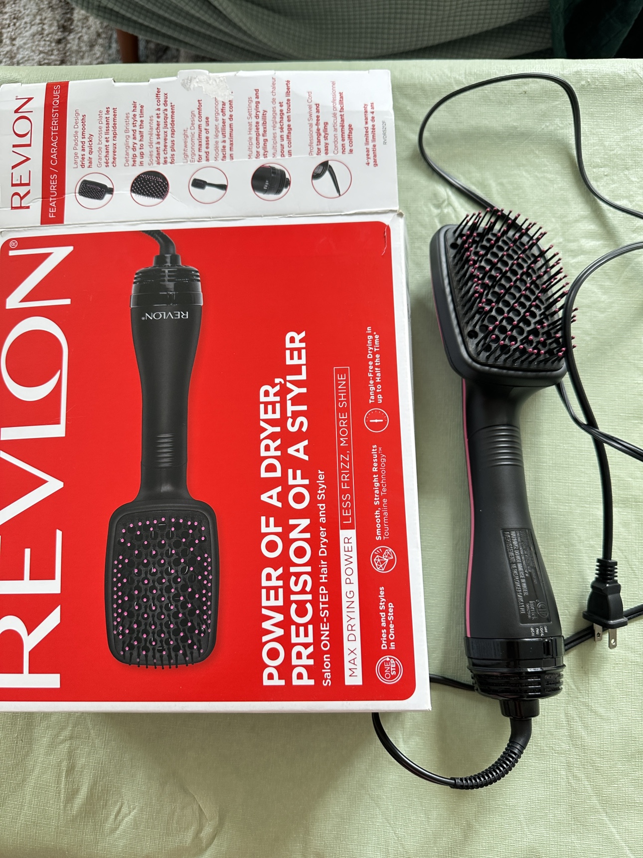 Hair Straightening Brush (Hardly used 2/3 times)