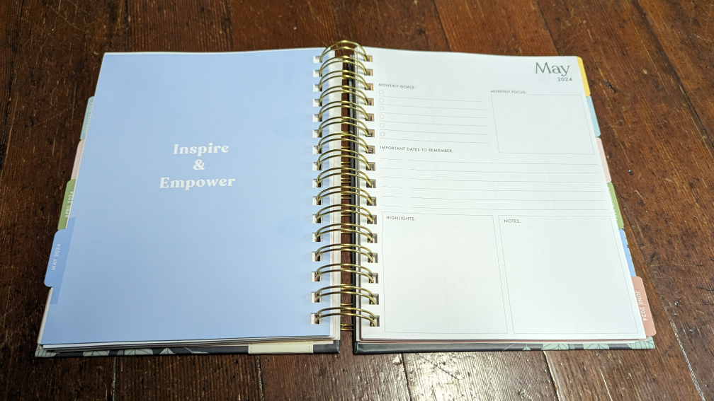 🥕 2024 Planner - new and untouched! - photo 3