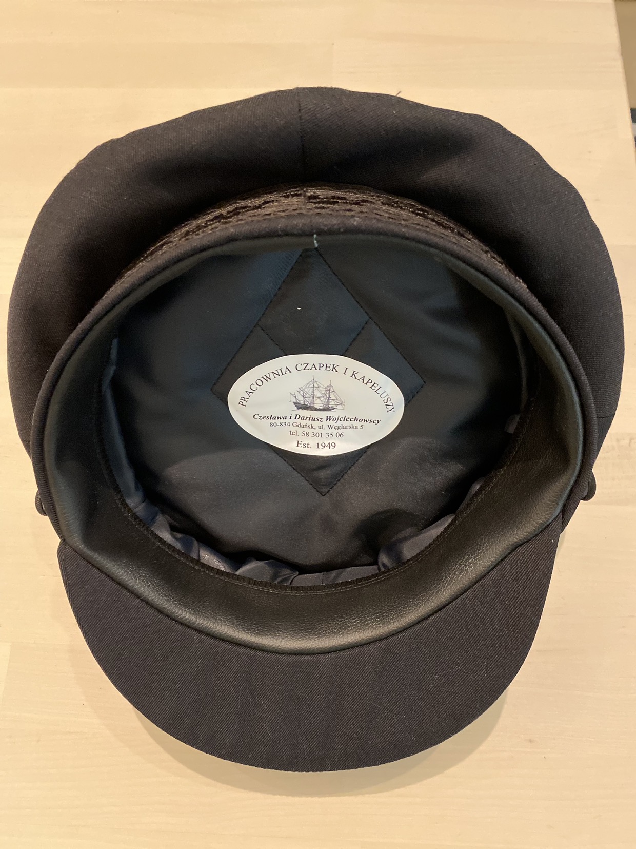 unisex black wool cap , brand new image indicator(2)