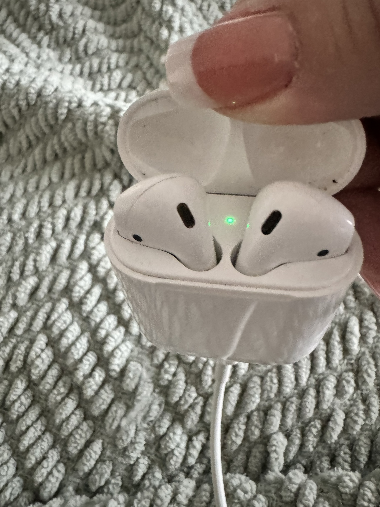 Apple AirPods - photo 2